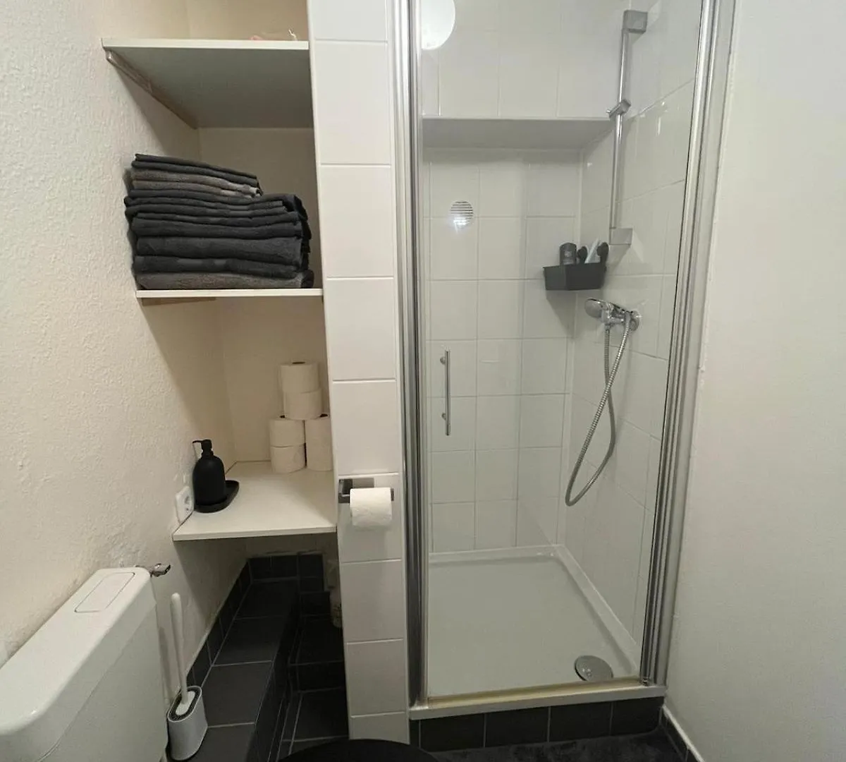 Wunderschoenes Studio Im P-Berg Mit Pkw Stellplatz Optional Buchbar Berlin 0*,